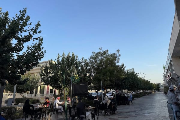 Discover Sultanah Road in Madinah: Shopping, Food & More
